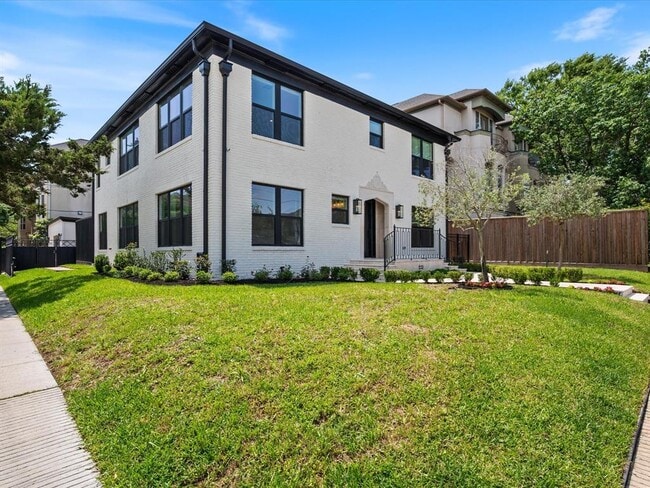 Building Photo - 1601 Bonnie Brae St