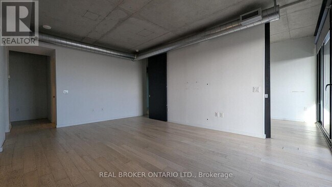 Photo du bâtiment - 170 Bayview Ave