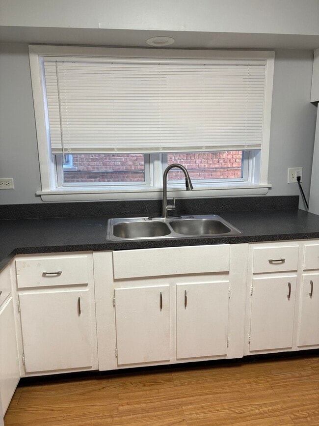 Foto del edificio - 16 W Terrace St