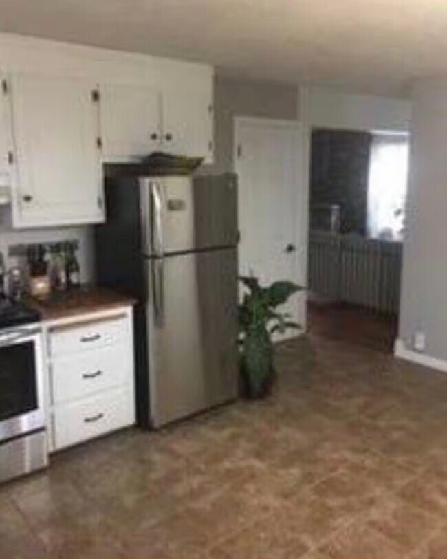 Foto del edificio - 832 Terryville Ave