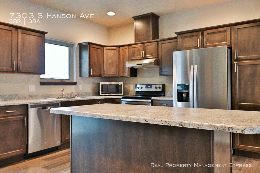 Primary Photo - 7303 Hanson Ave
