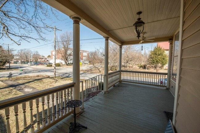 Building Photo - 1350 N Washington Ave