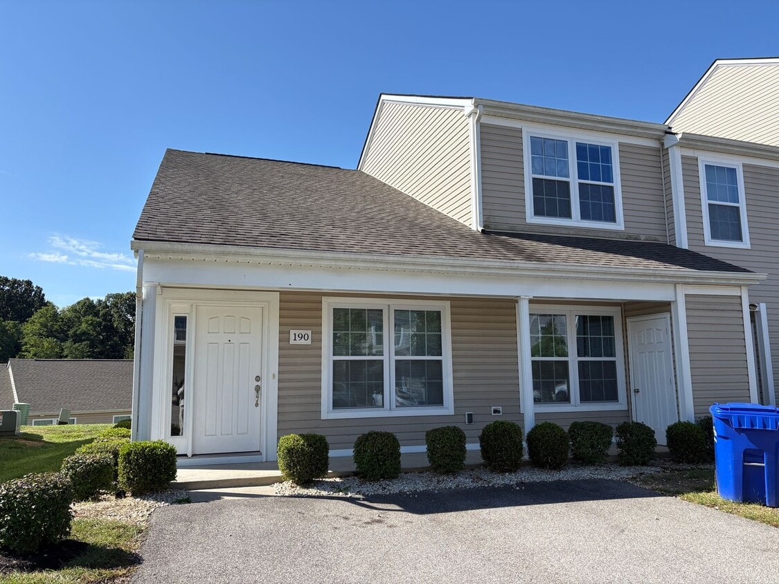 Photo - 190 Twig Street | 3 Bed 2 Bath End Unit Townhome| August 14th