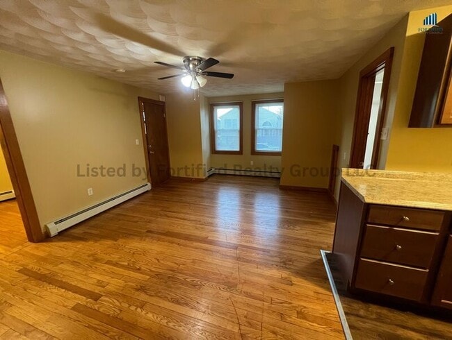 Photo - 106 Tuttle St Apartment