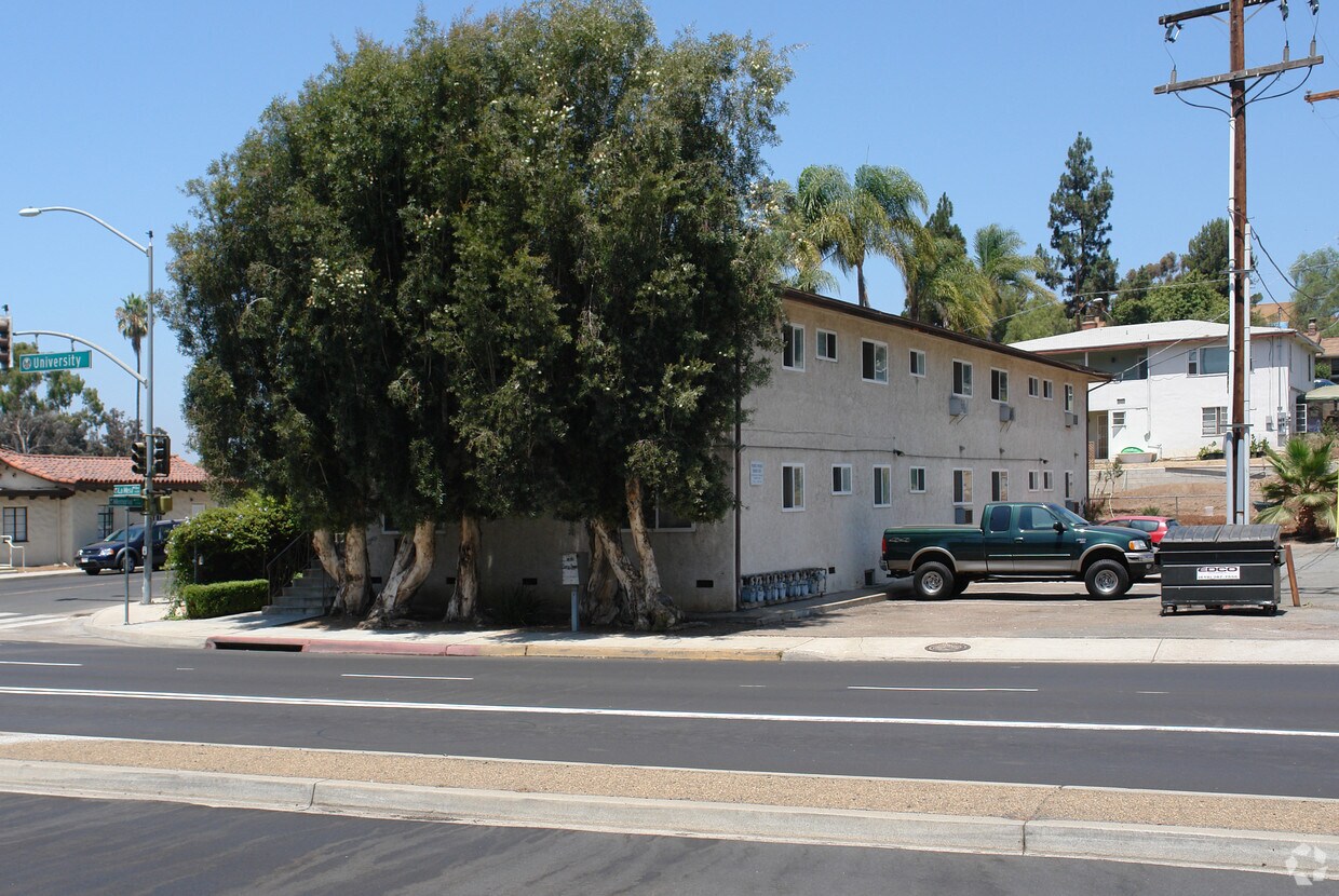 Foto del edificio - La Mesa Apartments