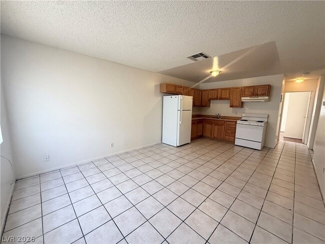 Foto del edificio - 4220 Stewart Ave