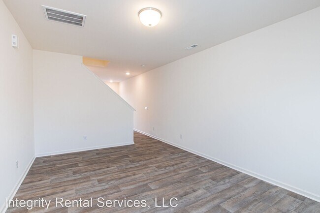Building Photo - 3 br, 2.5 bath House - 7030 Duncan Acres D...