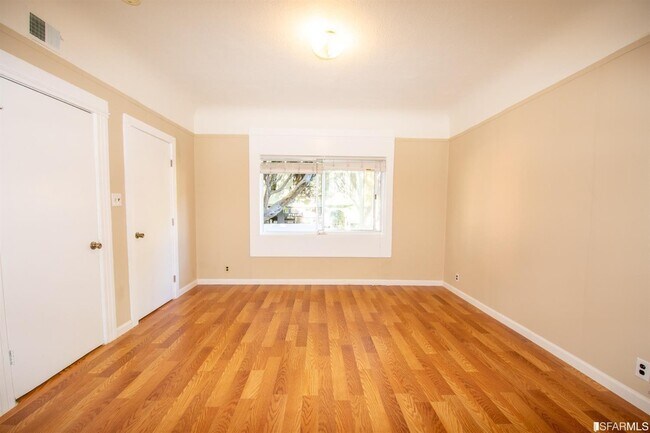 Foto del edificio - 3175 24th St