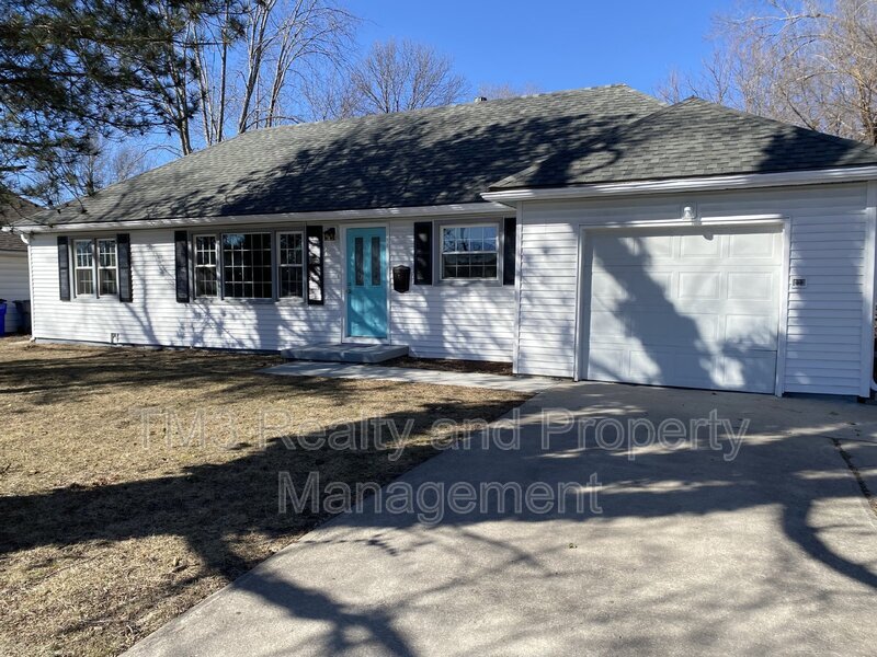 Primary Photo - 935 S Hunter Dr
