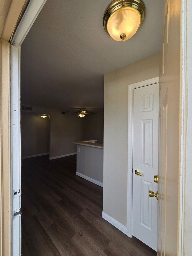 Foto del edificio - 2987 Juniper Hills Blvd
