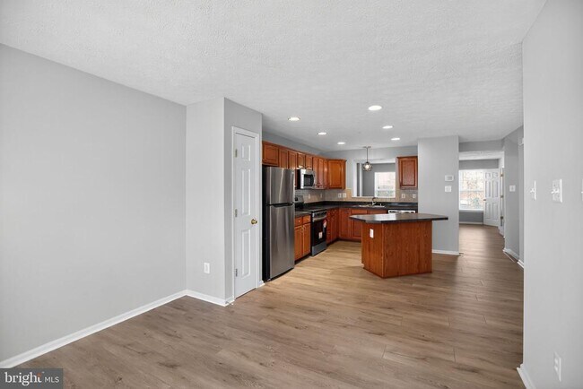 Foto del edificio - 9875 Decatur Rd