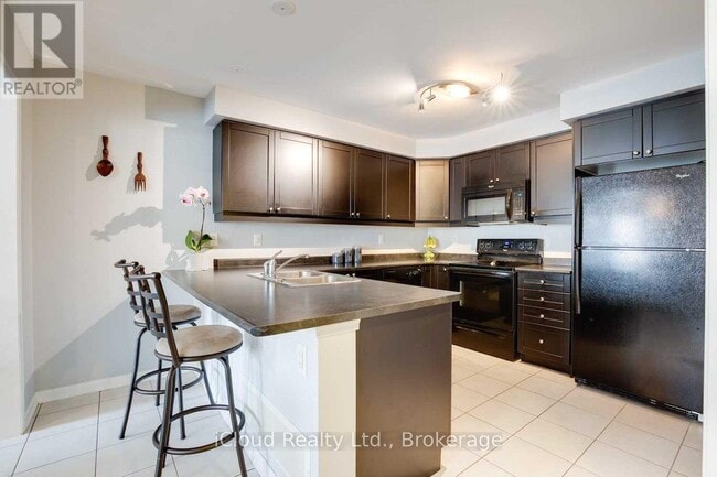 Building Photo - 6 Suitor Ct