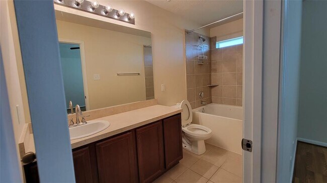 Foto del edificio - 13422 High Banks Ln
