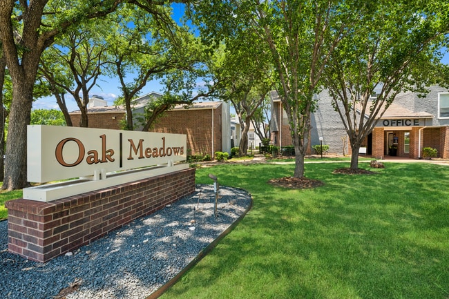 Foto del edificio - Oak Meadows