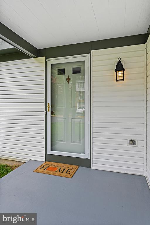 Building Photo - 9409 Mirror Pond Dr