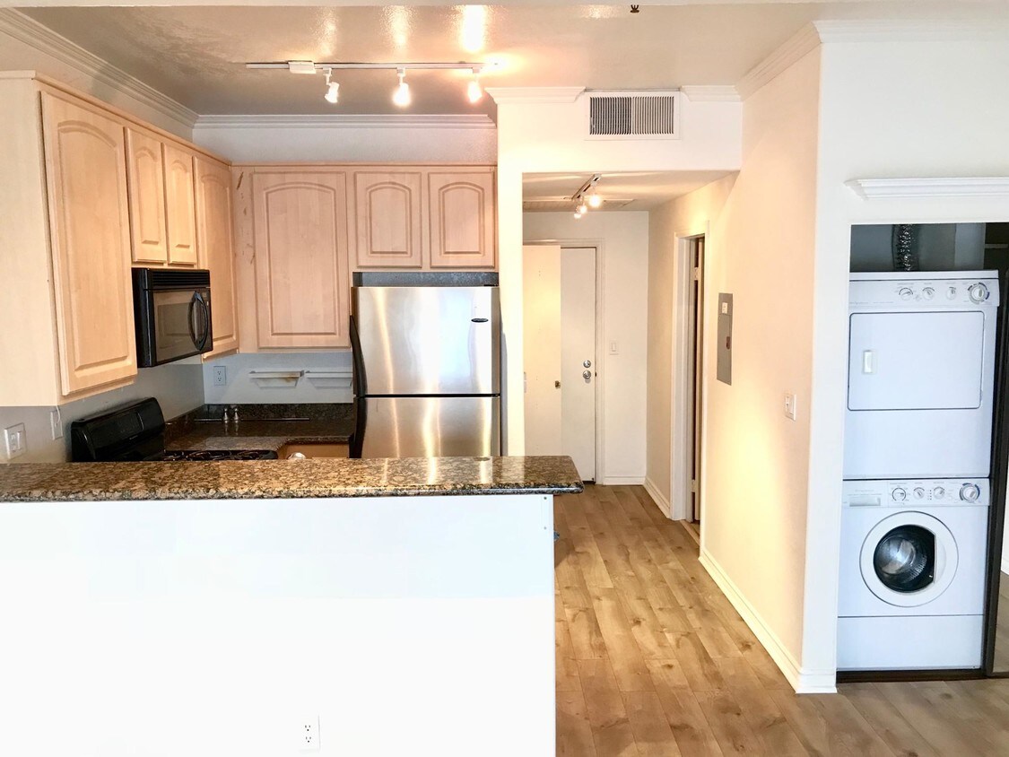 300 N El Molino Ave, Pasadena, CA 91101 Condo for Rent in Pasadena