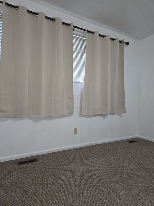 Building Photo - 842 Artistic Cir