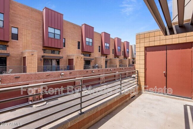 Foto del edificio - 330 S Farmer Ave