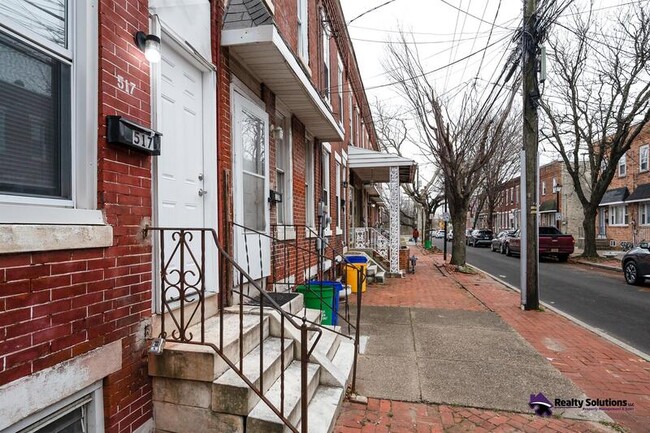 Building Photo - 517 Trenton Ave