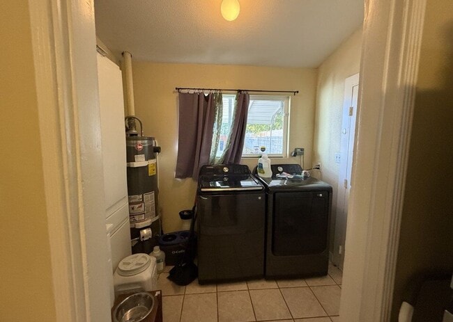 Foto del edificio - FOR RENT!! AVAILABLE 12/20/2025