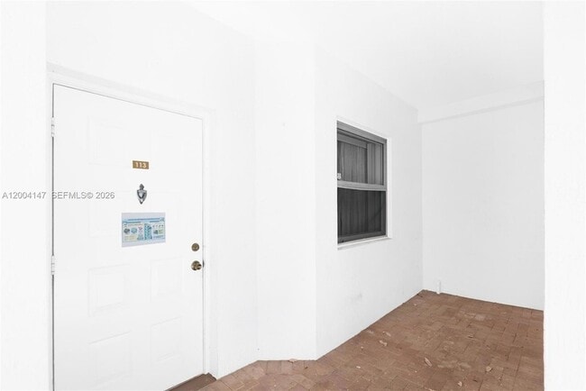 Foto del edificio - 10730 NW 66th St
