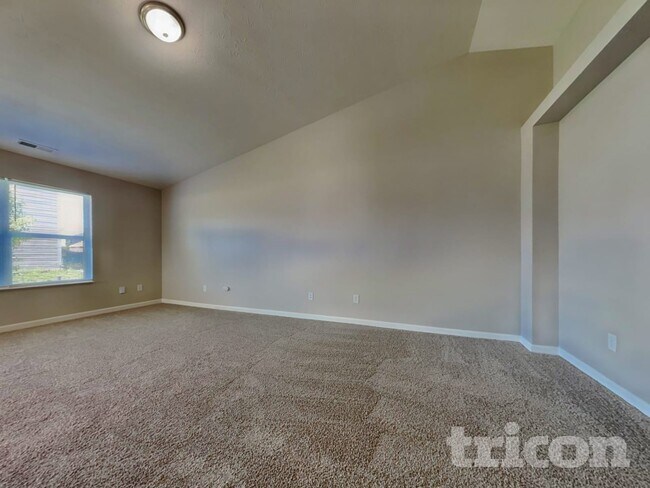 Building Photo - 4822 Penoyer Ln