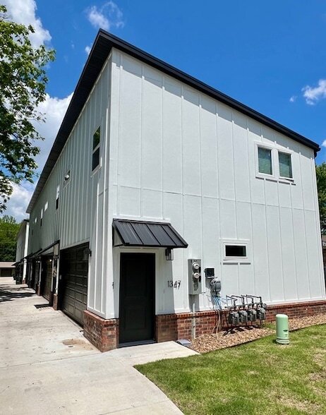 Building Photo - 1347 W Hendrix St