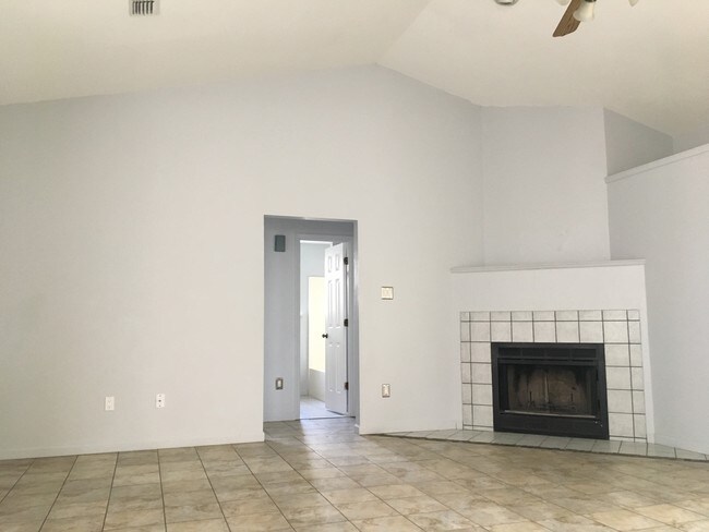 Building Photo - 3813 Lew Wallace Dr