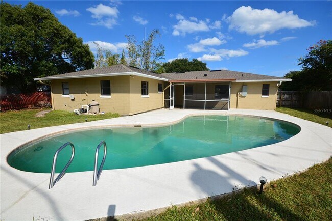 Foto del edificio - 5112 Tangerine Ave