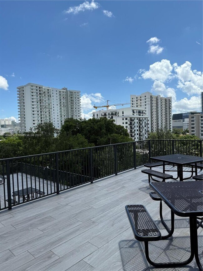 Foto del edificio - 1531 NW 16th Ave