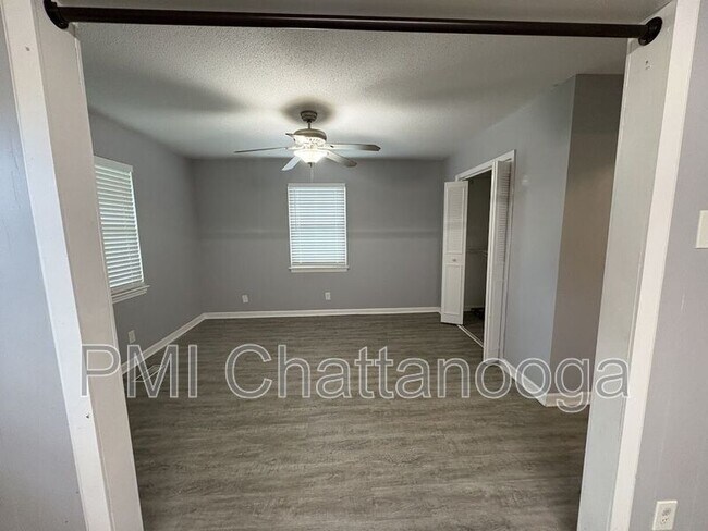 Foto del edificio - 4240 Crestview Dr