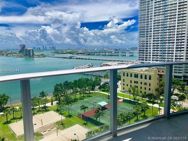Foto del edificio - 488 NE 18th St