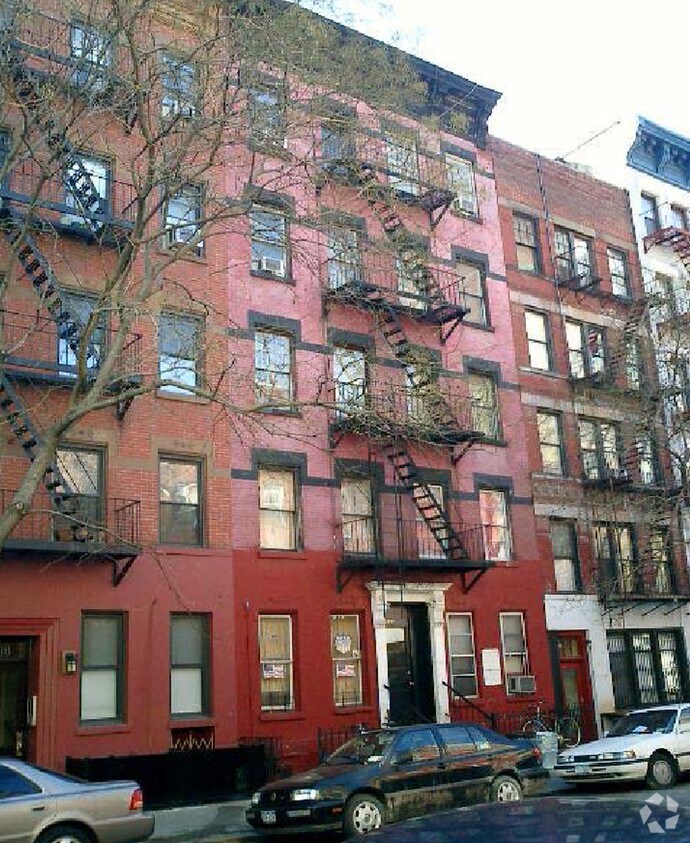Building Photo - 236 W 16th St
