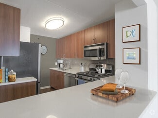 Building Photo - 10 West Apartments