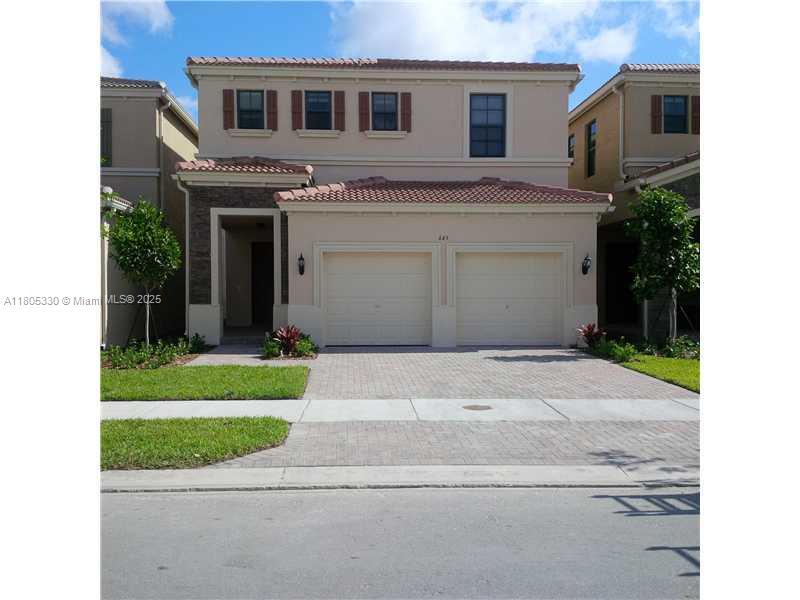 Foto principal - 643 NE 191st Terrace
