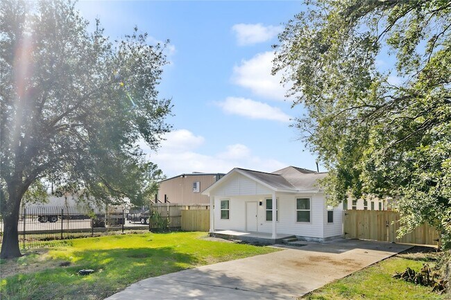 Foto del edificio - 4415 Castor St