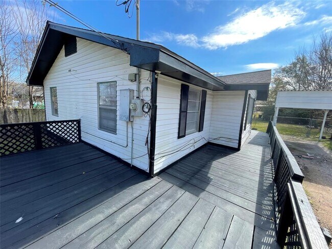 Foto del edificio - 5914 Edward Dr