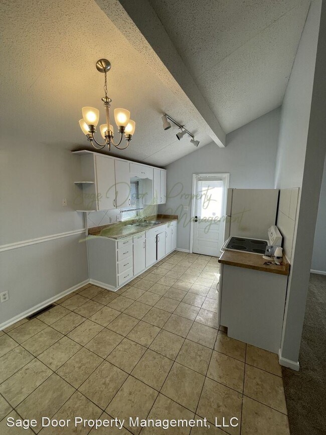Foto del edificio - 2 br, 1 bath House - 9357 E 67th Terrace