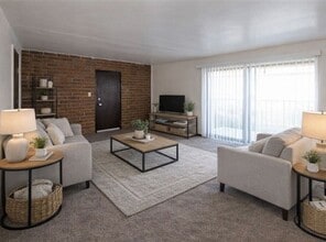 Building Photo - 1900 Broadway St