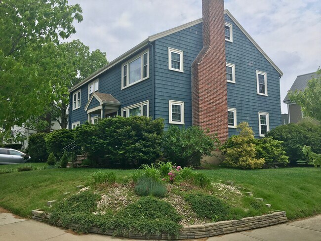 Building Photo - 82 Foster Rd
