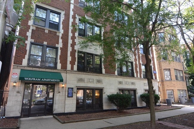 Building Photo - 823 W Wolfram