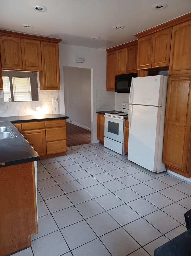 Foto del edificio - 3129 64th Ave