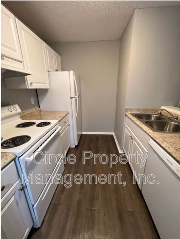 Foto del edificio - 4000 Hunters Ridge Cir SW