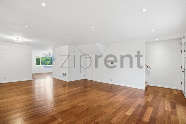 Building Photo - Unit 22