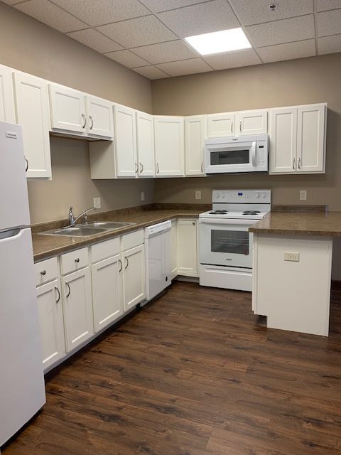 Building Photo - Michael Heights