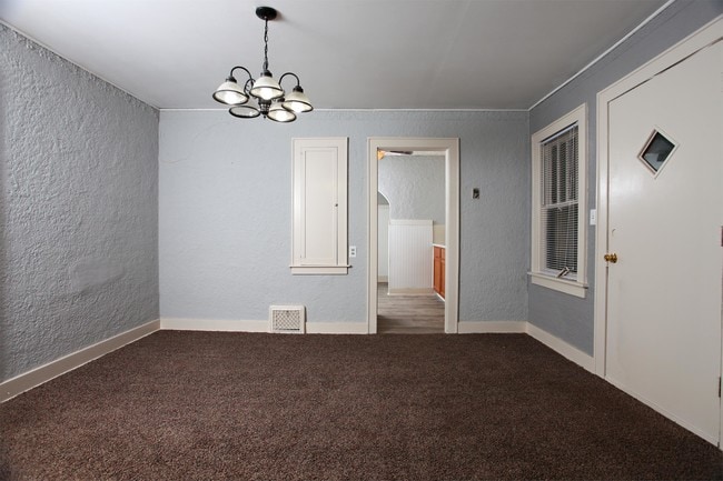 Building Photo - 430 S Sedgwick St
