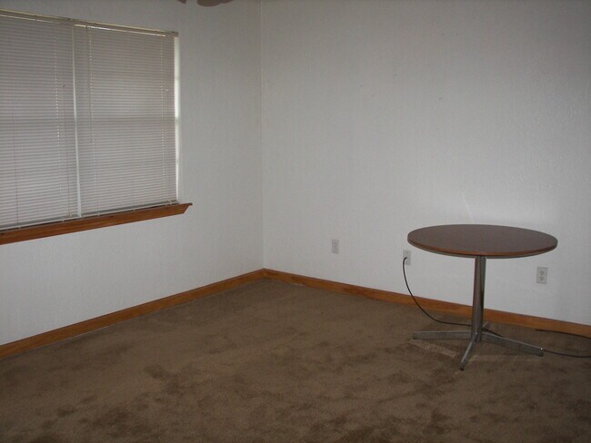 Foto del edificio - Adorable! You'll Love All the Oak!