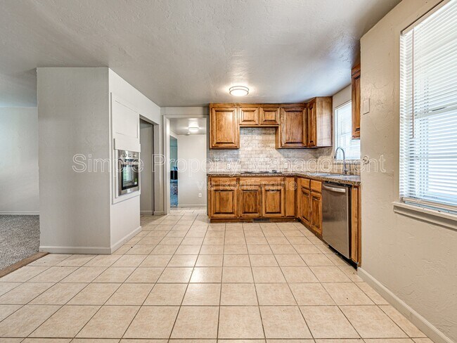 Building Photo - 1108 Mallard Dr