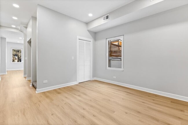 Foto del edificio - 3751 N Clifton Ave