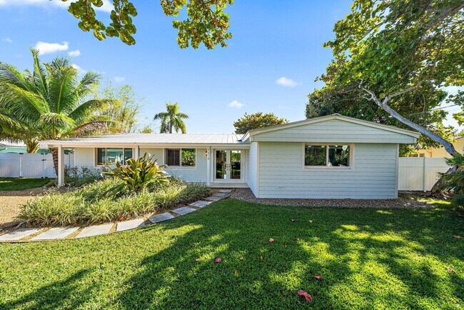 Building Photo - 9474 SE Cove Point St